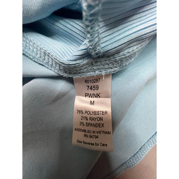MedCouture Touch Scrub Top Light Blue Women’s Medium Excellent Condition - Picture 6 of 9